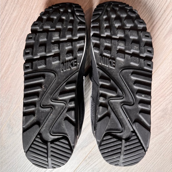 Nike Air Max Sneakers - Size US 8.5 - Picture 2 of 5